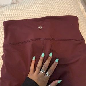 Lululemon leggings burgundy color